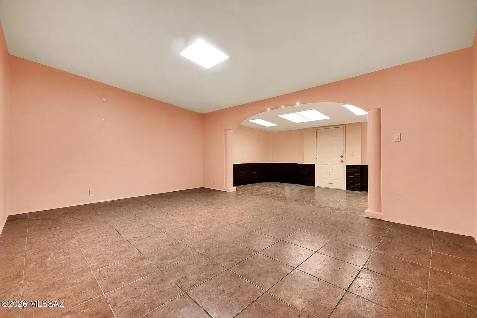 1 (9) (1) — 7425 E 20th St, Tucson, AZ 85710