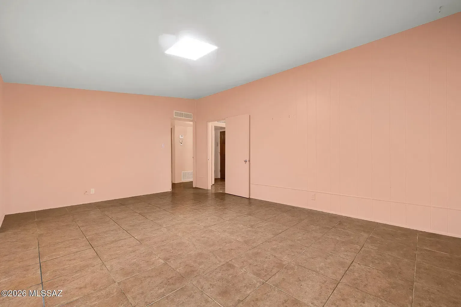 1 (21) (1) — 7425 E 20th St, Tucson, AZ 85710
