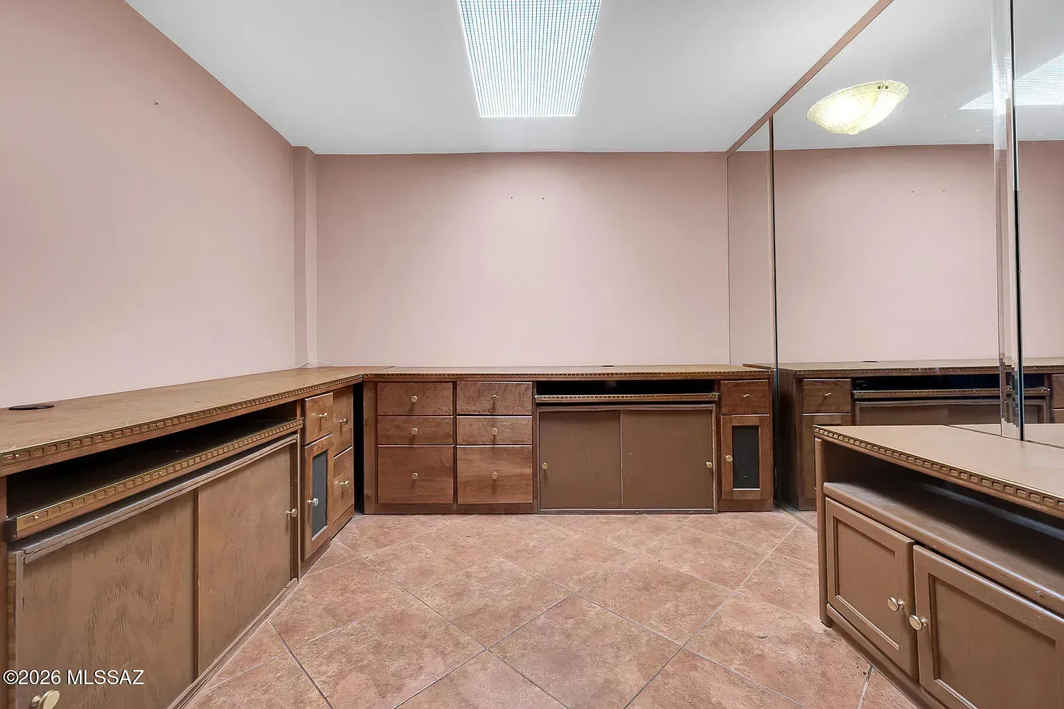 1 (38) (1) — 7425 E 20th St, Tucson, AZ 85710