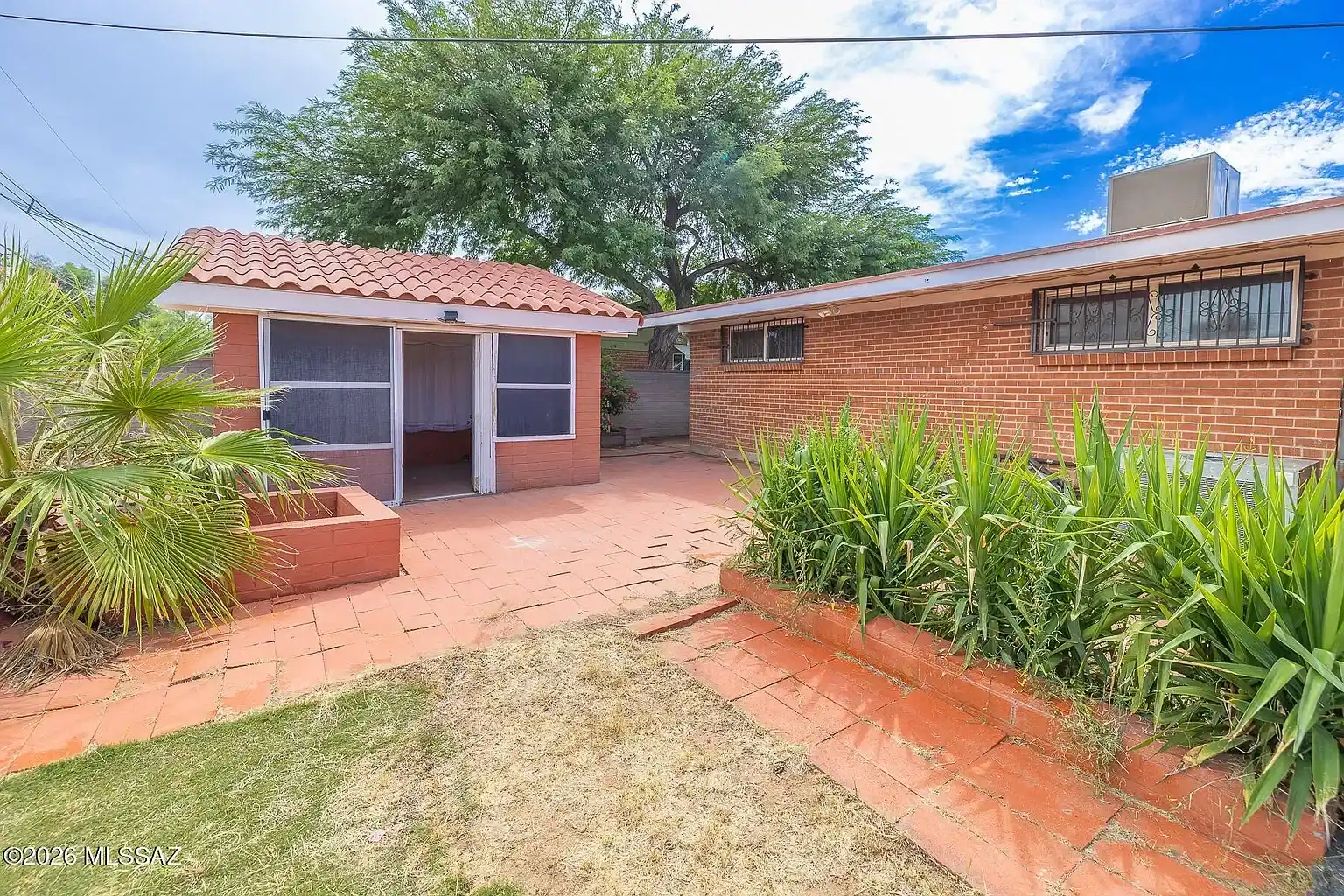 1 (23) (1) — 7425 E 20th St, Tucson, AZ 85710
