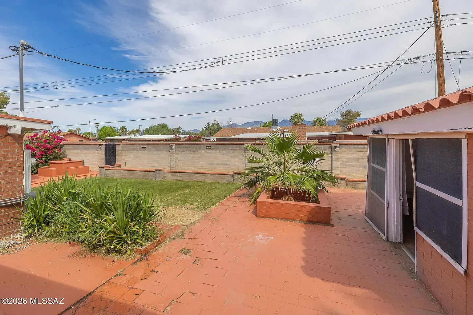 1 (1) (1) — 7425 E 20th St, Tucson, AZ 85710