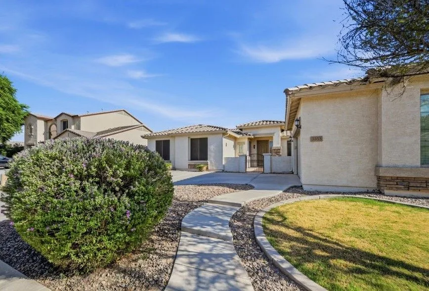20260801012755860149000000-o — 3353 E Canyon Way, Chandler, AZ 85249