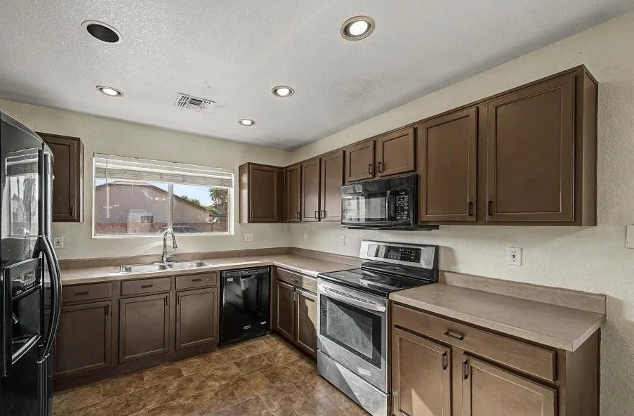 20260903192113875972000000-o — 1137 S Brice, Mesa, AZ 85208