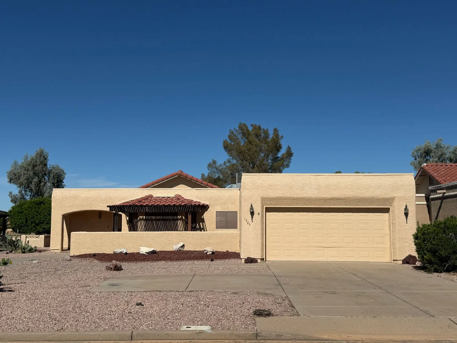 8b0365bb-f306-467c-8f40-5fad3038d1bb — 1525 Leisure World, Mesa, AZ 85206