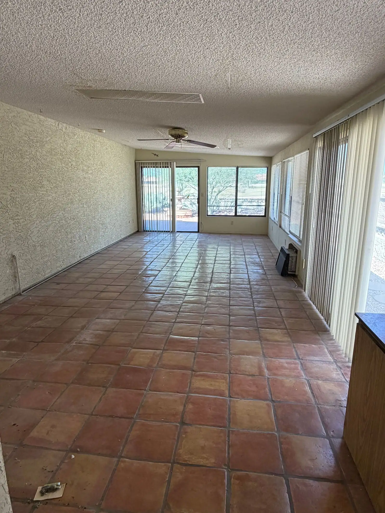 76cac4f4-6b65-417f-8788-65e92fc61fd1 — 1525 Leisure World, Mesa, AZ 85206