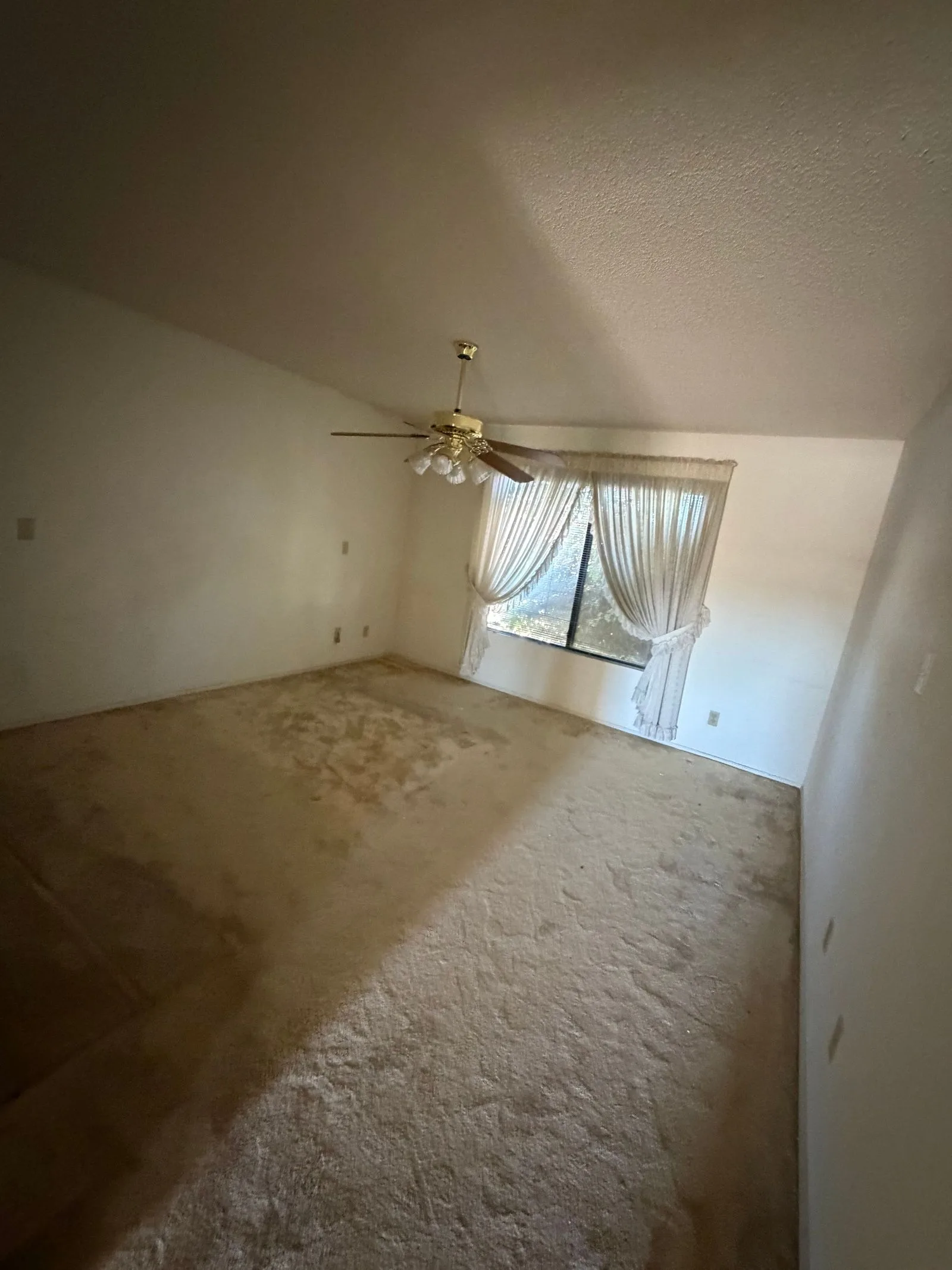 4922f3b7-b544-4487-98ea-843c9c6347c9 — 1525 Leisure World, Mesa, AZ 85206