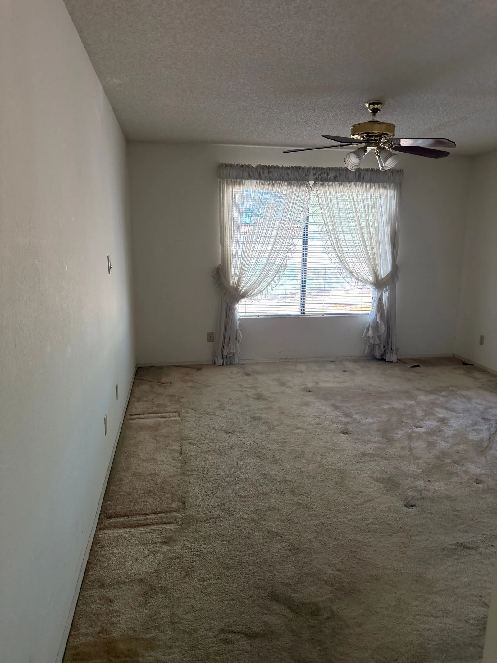 f8568adb-ad6b-4645-87bf-8390fed50a81 — 1525 Leisure World, Mesa, AZ 85206