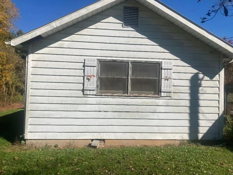 ME81e3ccf01389a1dc303a801d7c2d39aa — 891 S Pickens Bridge Rd, Johnson City, TN 37615