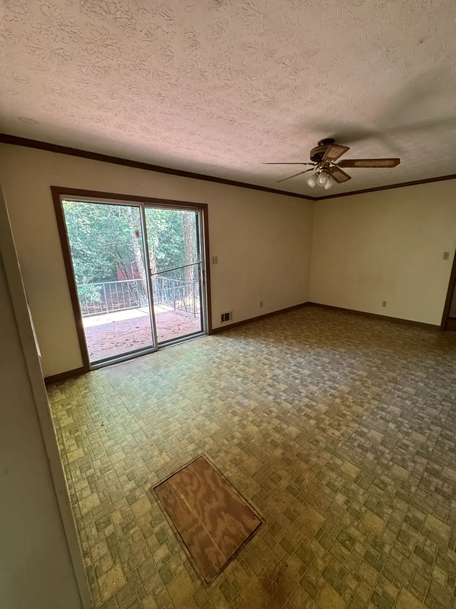 26fce1f4-d551-4fe8-9f29-461e8791c451 — 1312 Mary Dale Dr SW, Lilburn, GA 30047