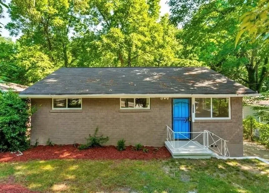 5ccae28412c3dd41f0a89b1ca960da15l-m2928276273od-w1 — 2017 Detroit Ave NW, Atlanta, GA 30314