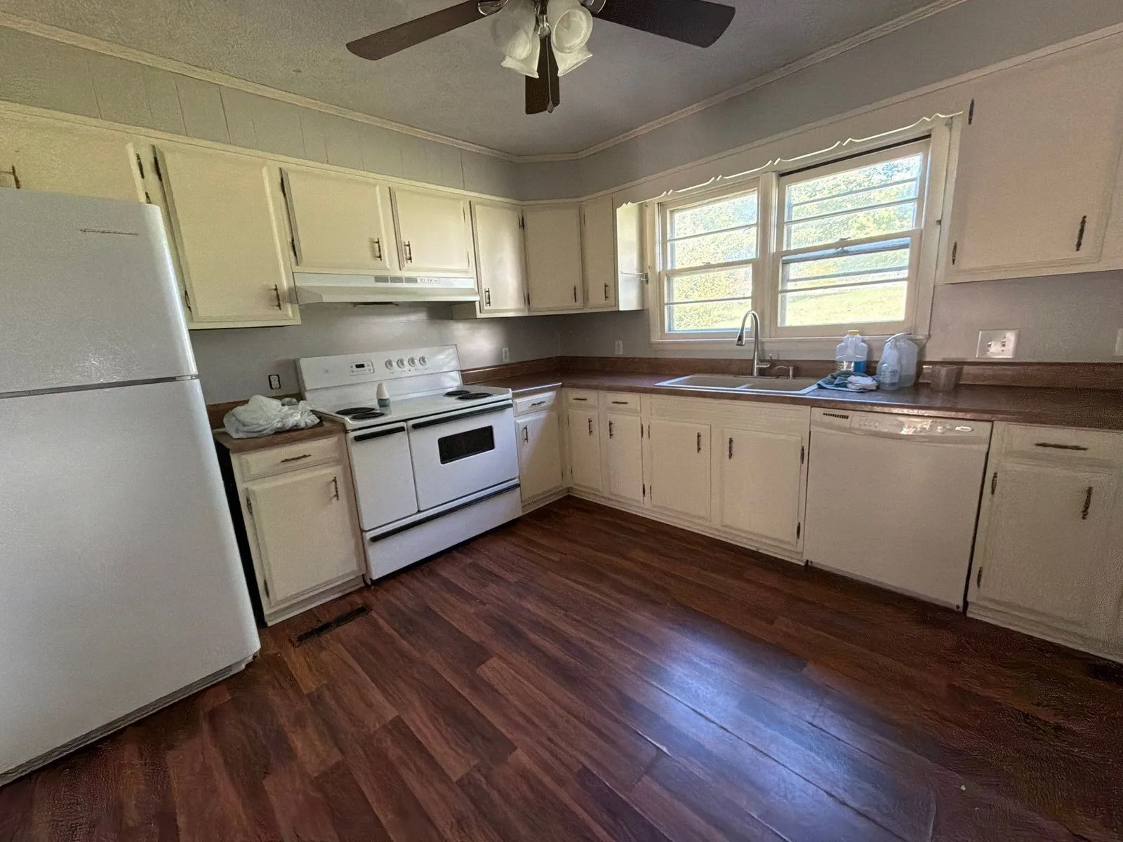project_117288615_10212026_1959 — 204 Carolyn Ave, Church Hill, TN 37642