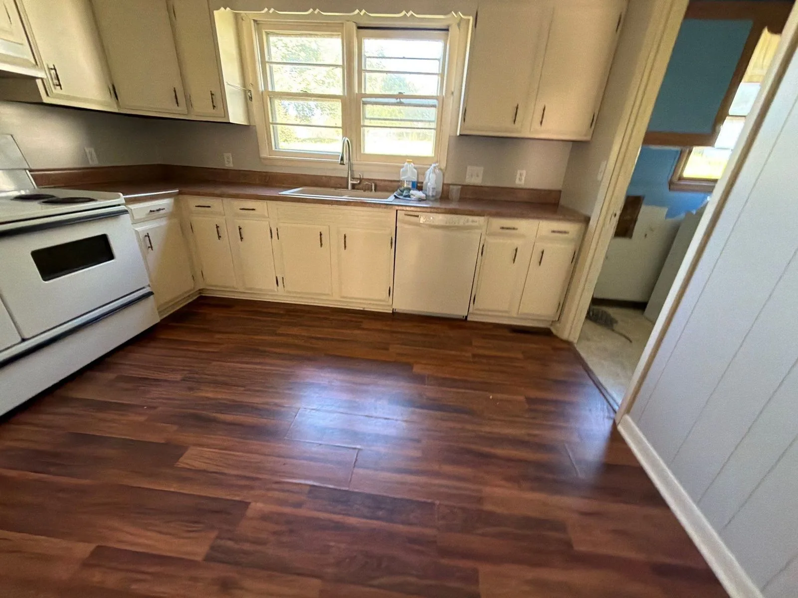 project_117288615_10212026_1959 — 204 Carolyn Ave, Church Hill, TN 37642