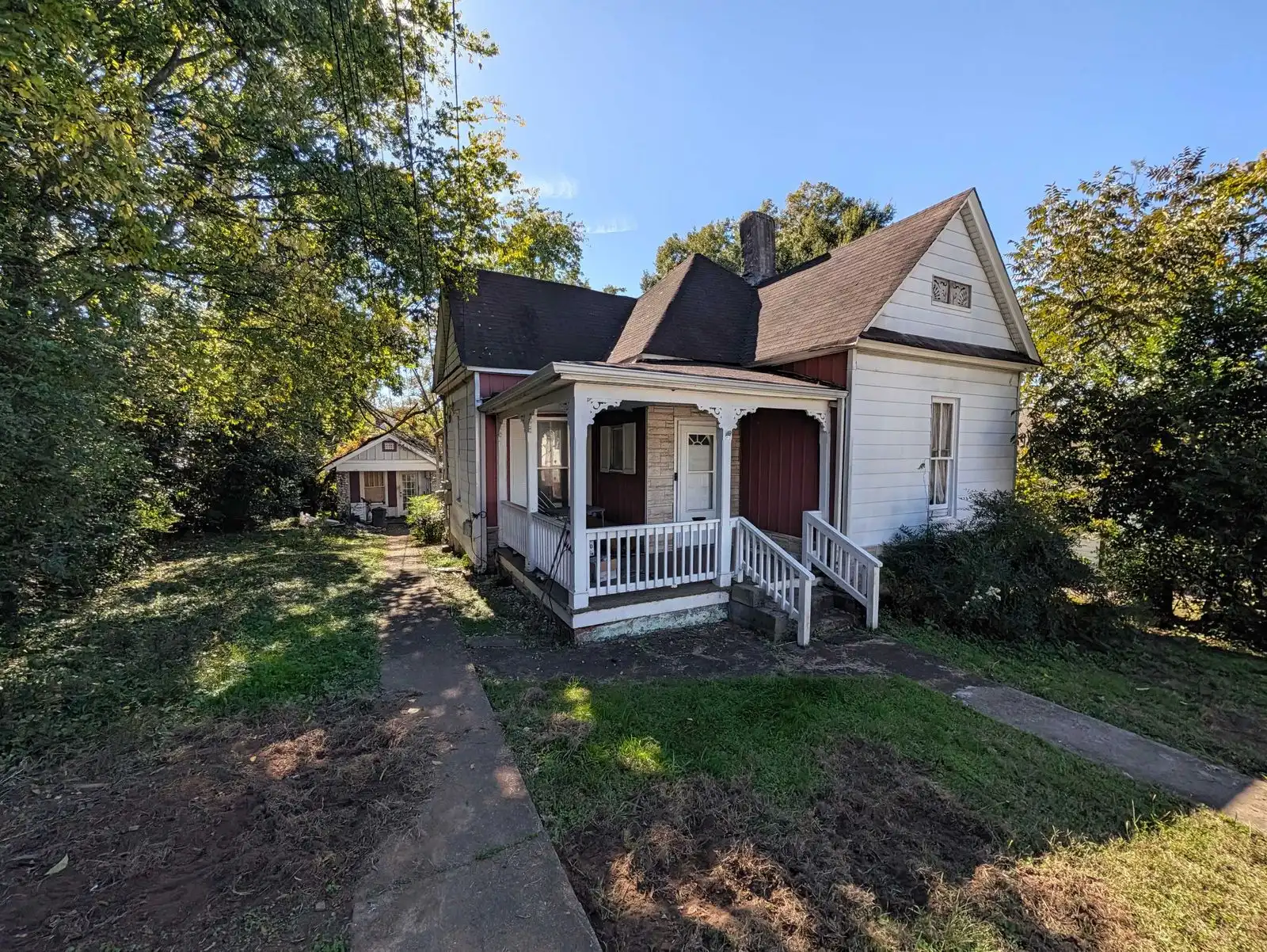 thumbnail1793132251381PXL_20261027_184447023 — 2616 E 16th St, Chattanooga, TN 37404