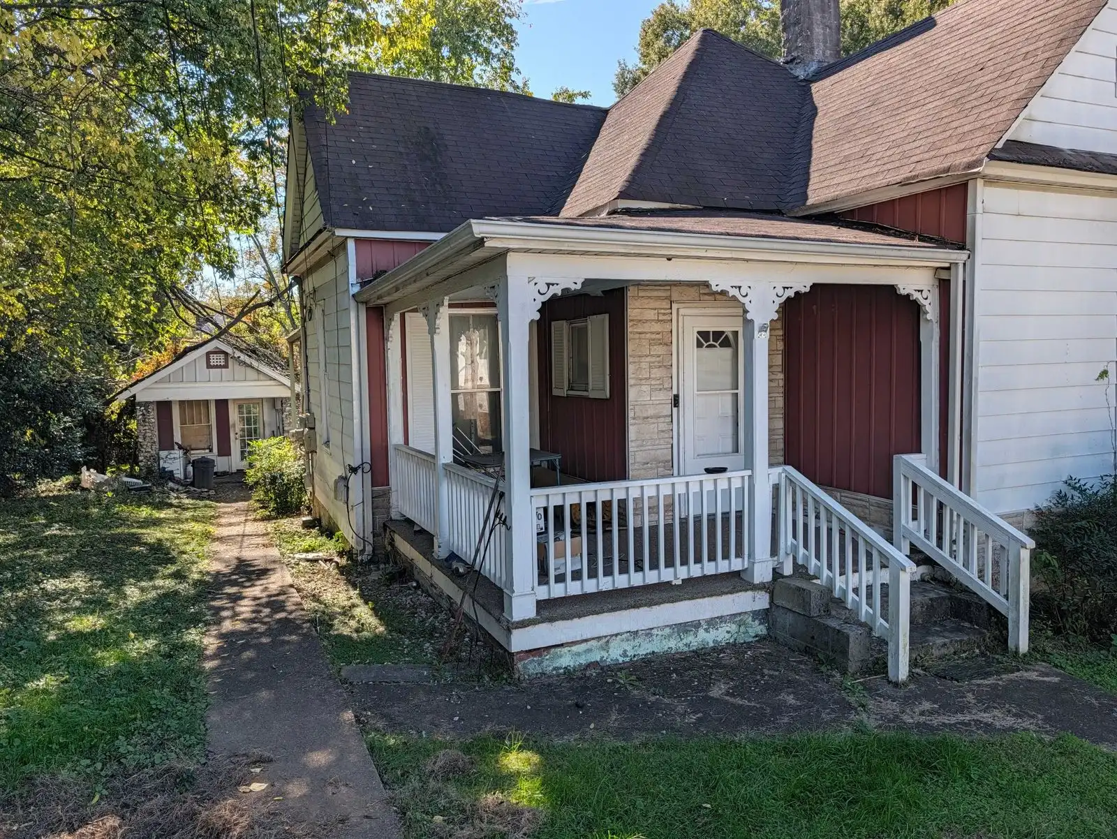 thumbnail1793132251381PXL_20261027_184445421 — 2616 E 16th St, Chattanooga, TN 37404