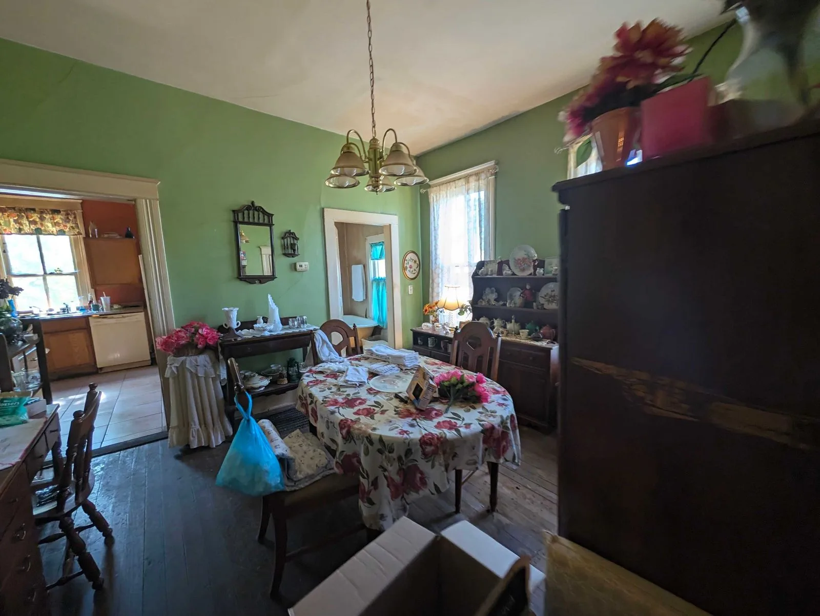 thumbnail1793132181211PXL_20261021_181248717 — 2616 E 16th St, Chattanooga, TN 37404