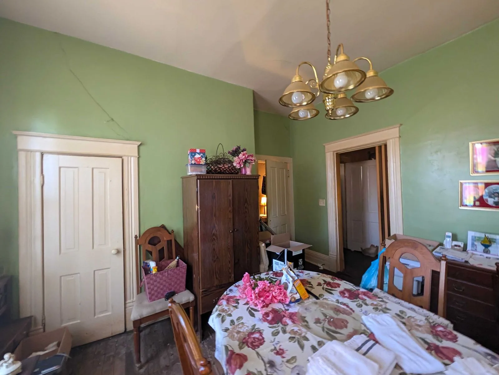 thumbnail1793132181203PXL_20261021_181333102 — 2616 E 16th St, Chattanooga, TN 37404