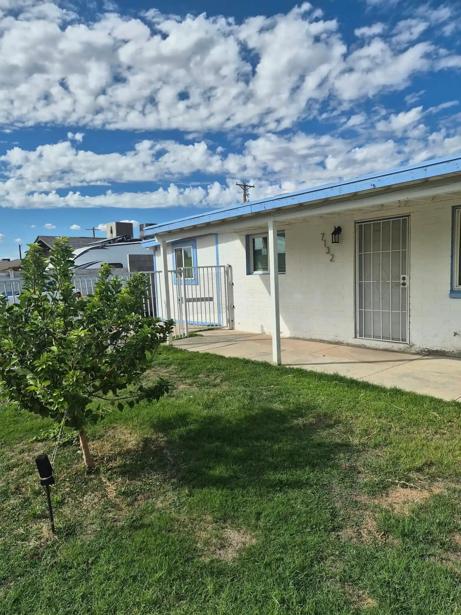 Arcadia Cir (8) — 7132 E Cir, Mesa, AZ 85207