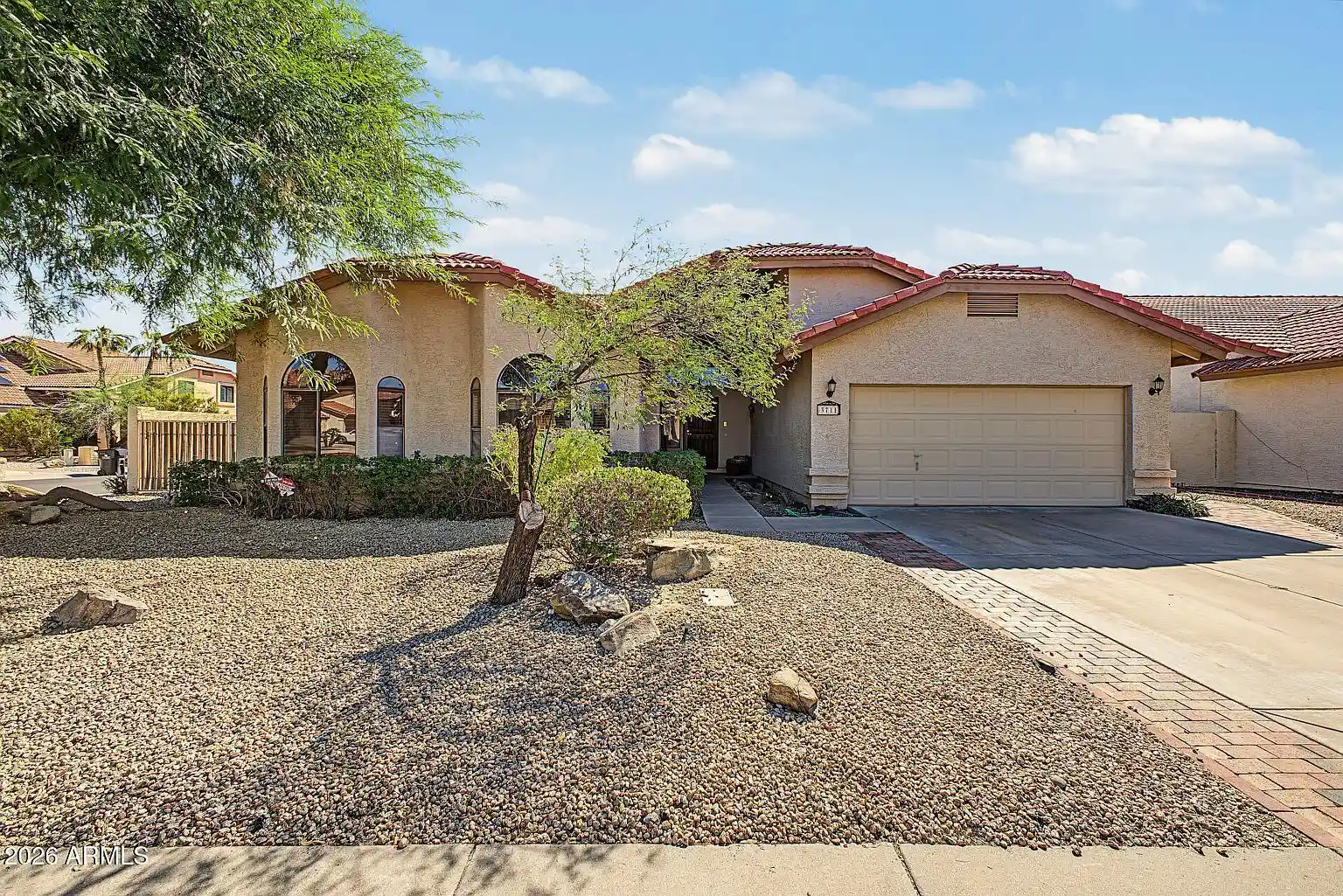 3711_E_Summerhaven_Dr_01 — 3711 E Summerhaven Dr, Phoenix, AZ 85044
