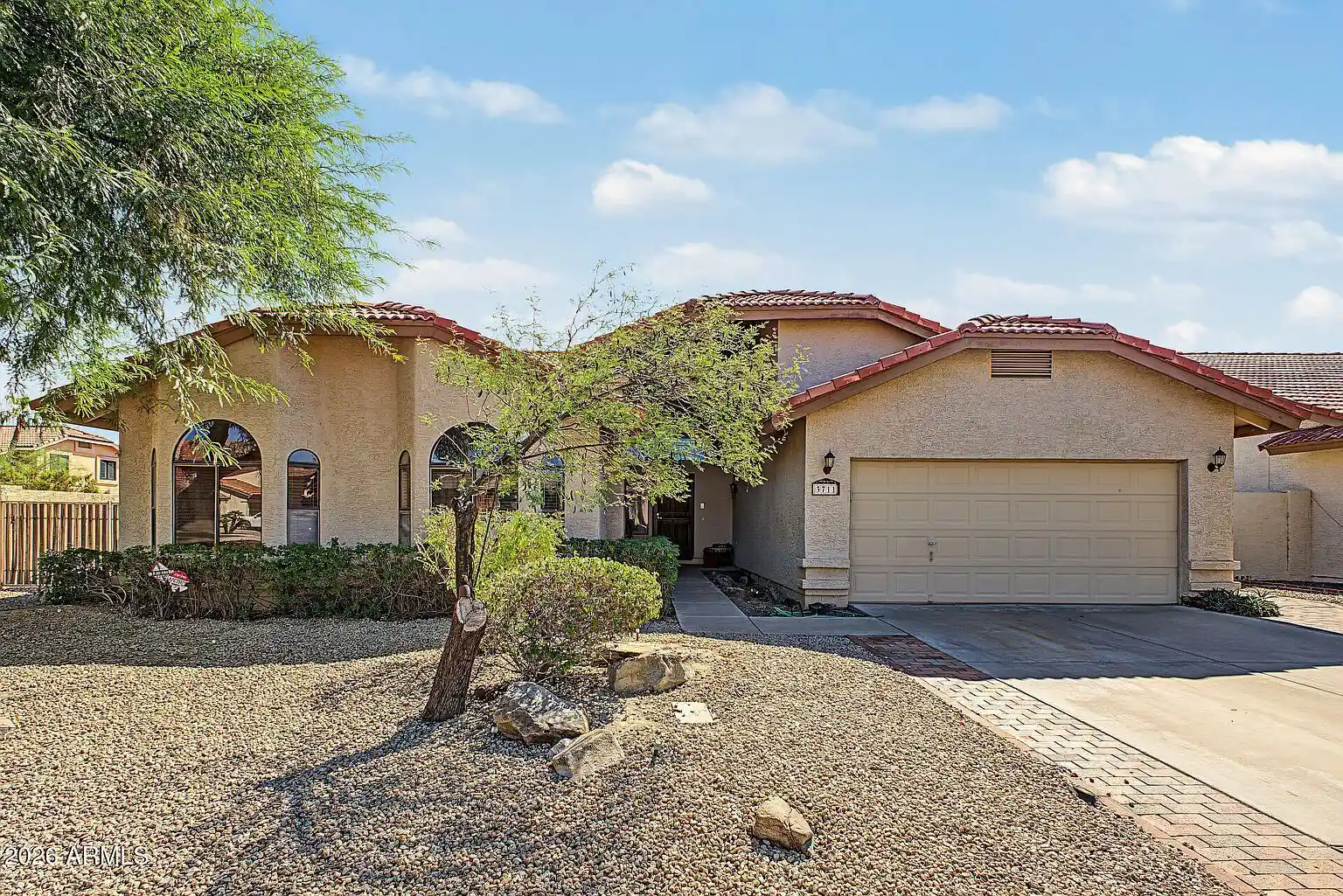 3711_E_Summerhaven_Dr_02 — 3711 E Summerhaven Dr, Phoenix, AZ 85044
