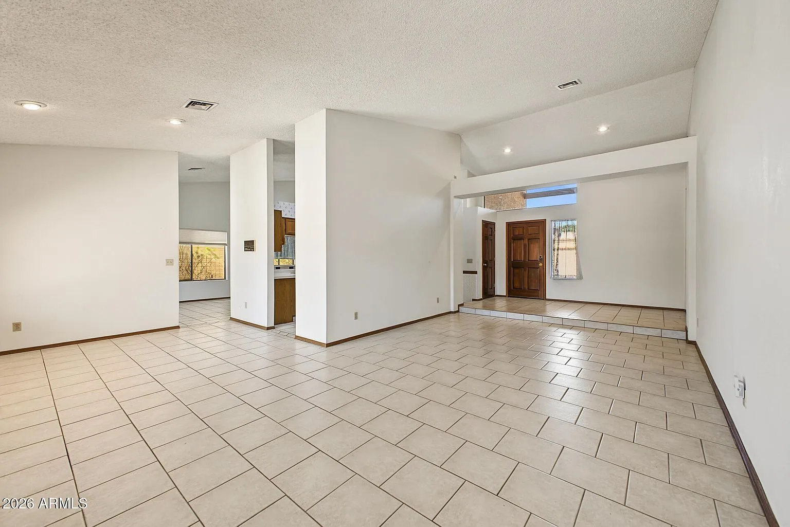 3711_E_Summerhaven_Dr_10 — 3711 E Summerhaven Dr, Phoenix, AZ 85044