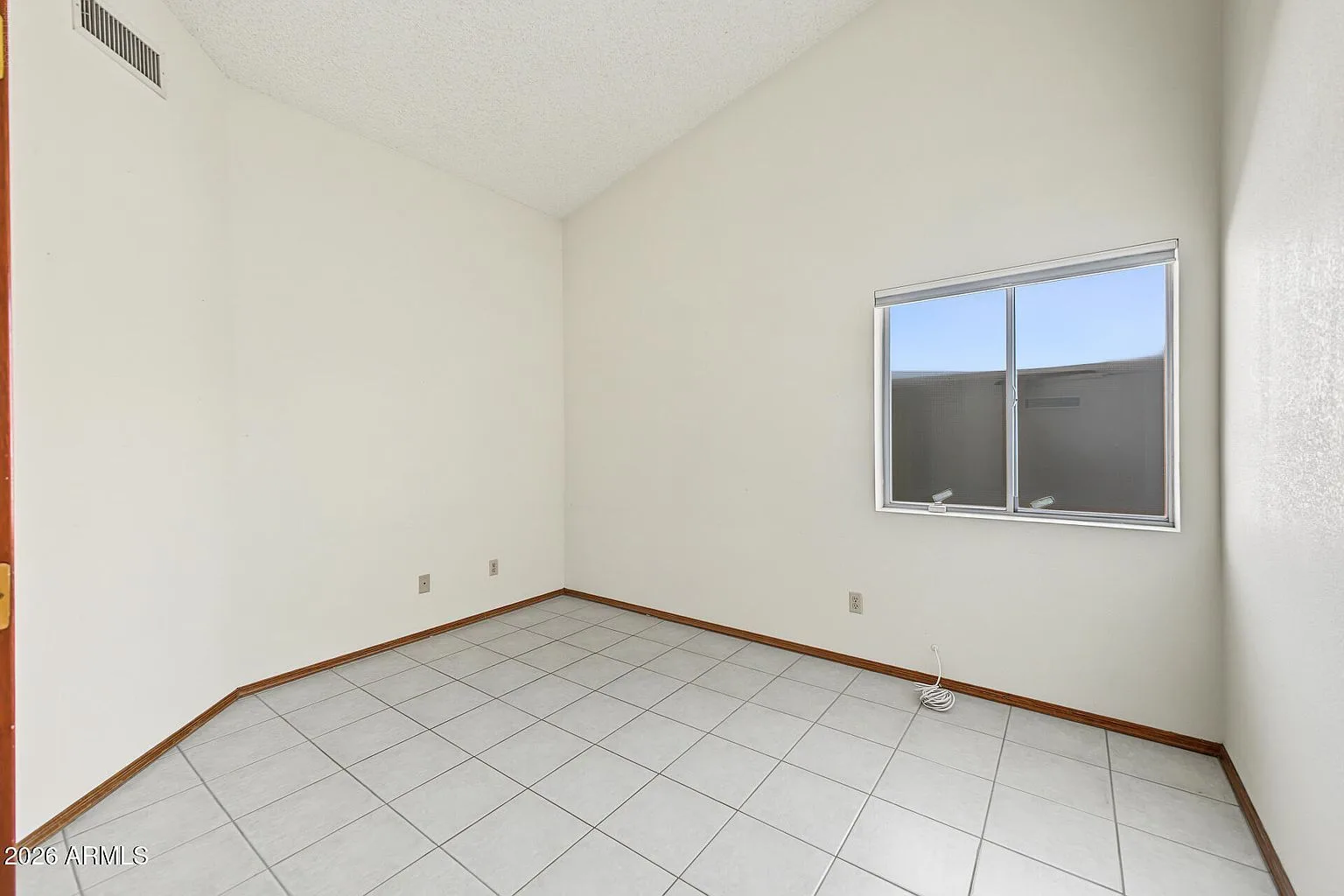 3711_E_Summerhaven_Dr_25 — 3711 E Summerhaven Dr, Phoenix, AZ 85044