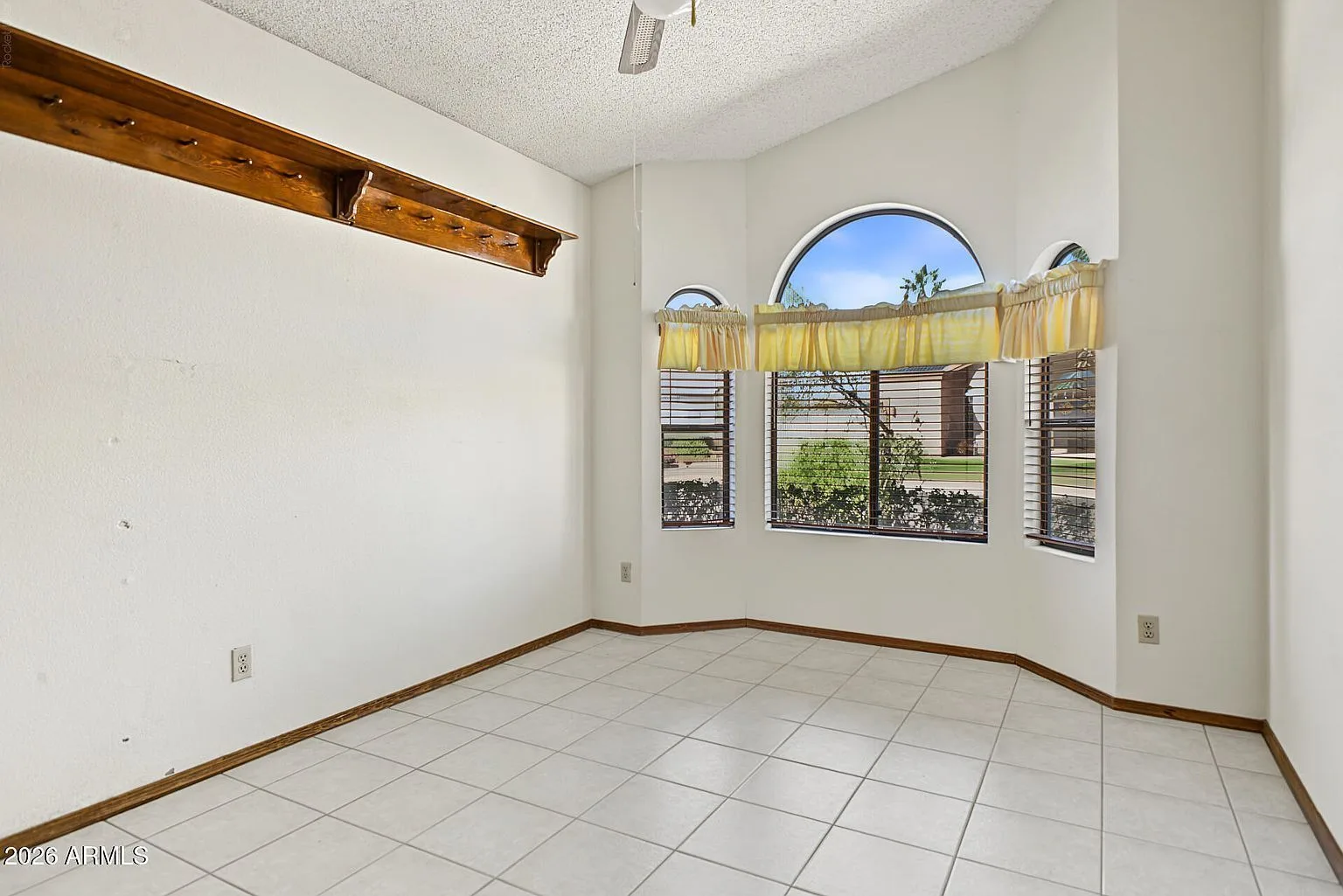 3711_E_Summerhaven_Dr_27 — 3711 E Summerhaven Dr, Phoenix, AZ 85044