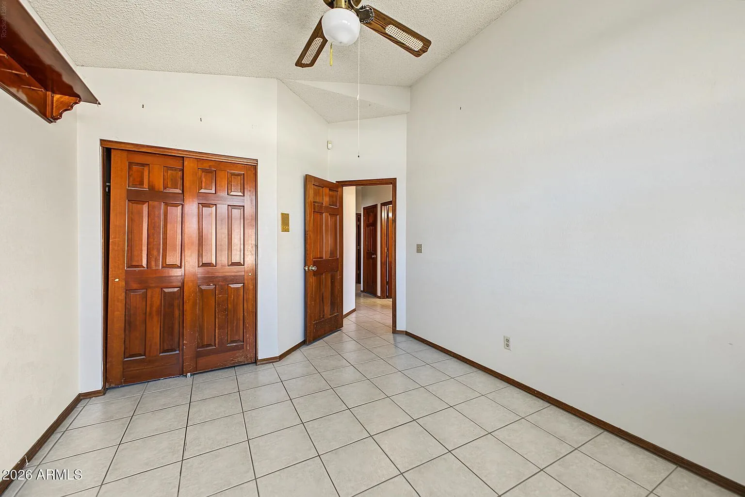 3711_E_Summerhaven_Dr_30 — 3711 E Summerhaven Dr, Phoenix, AZ 85044