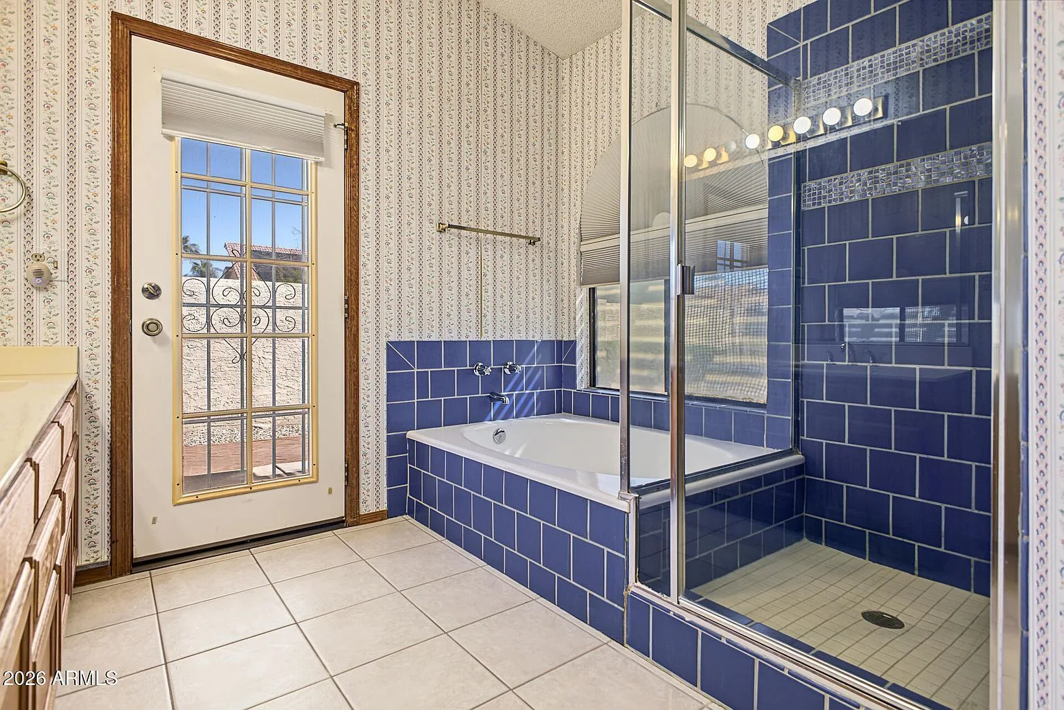 3711_E_Summerhaven_Dr_22 — 3711 E Summerhaven Dr, Phoenix, AZ 85044