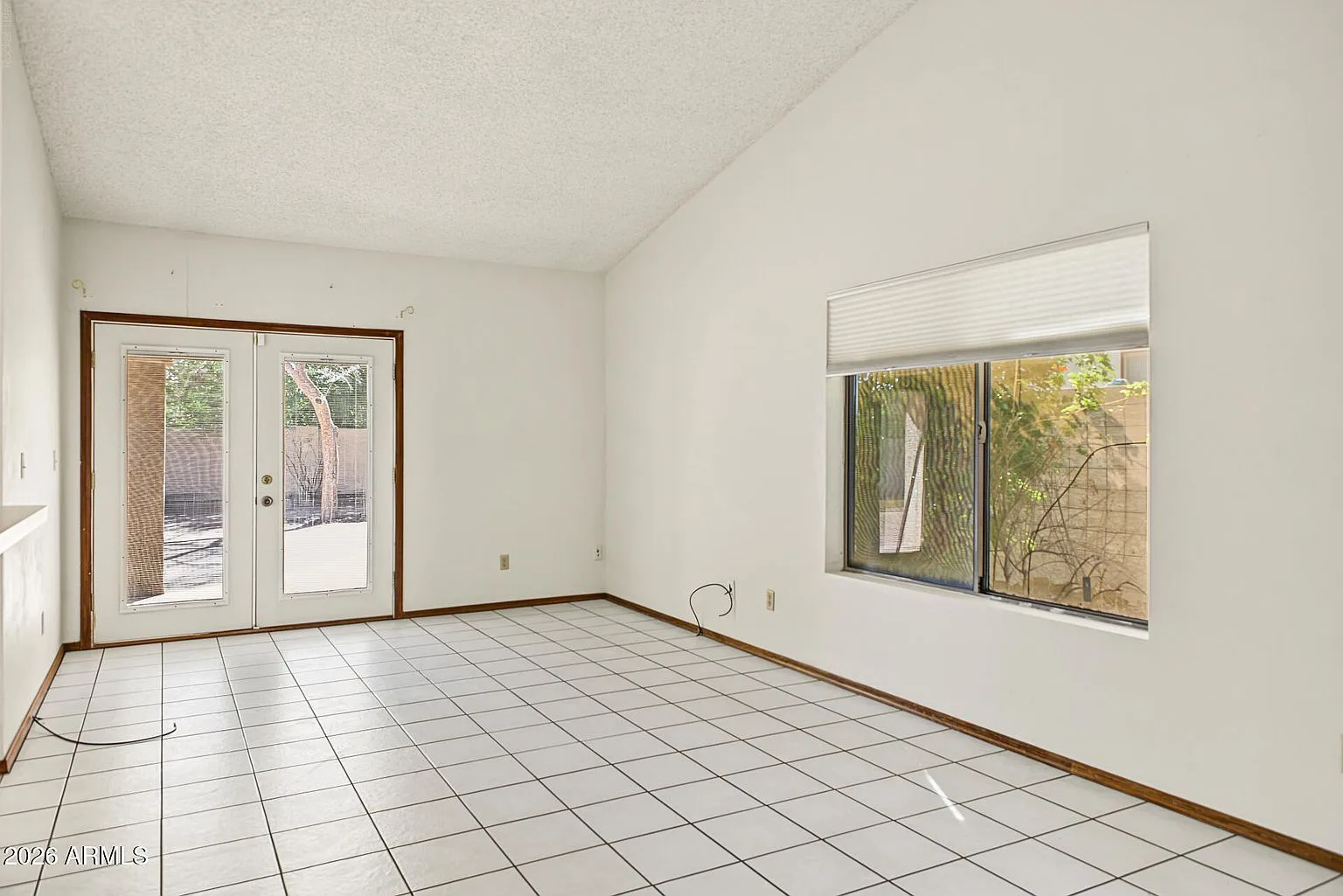 3711_E_Summerhaven_Dr_14 — 3711 E Summerhaven Dr, Phoenix, AZ 85044
