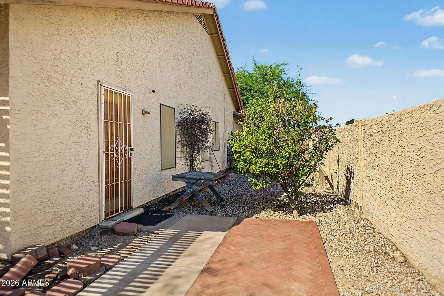 3711_E_Summerhaven_Dr_40 — 3711 E Summerhaven Dr, Phoenix, AZ 85044