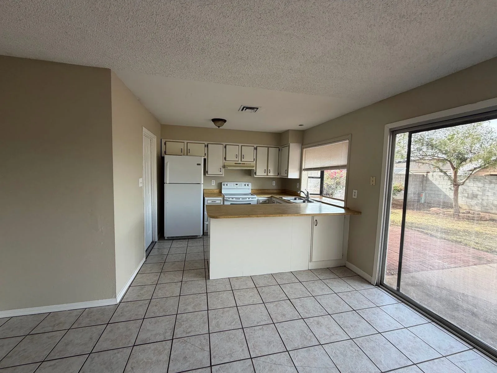 photo-07 — 3624 N 87th Ave, Phoenix, AZ 85037