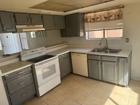 71FB7440-64BB-4DBA-BFDE-D9FC88FB9868IMG_6297.HEIC — 2829 E Tracy Ln, Unit 1, Phoenix, AZ 85032