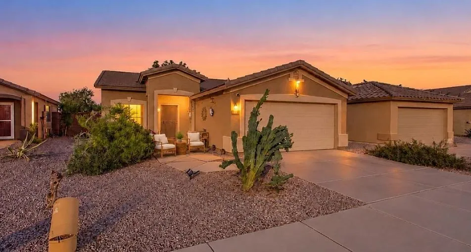 eb0fabaa-9540-db75-2b66-ff6740b055f0 — 30217 N Sunray Dr, San Tan Valley, AZ 85143