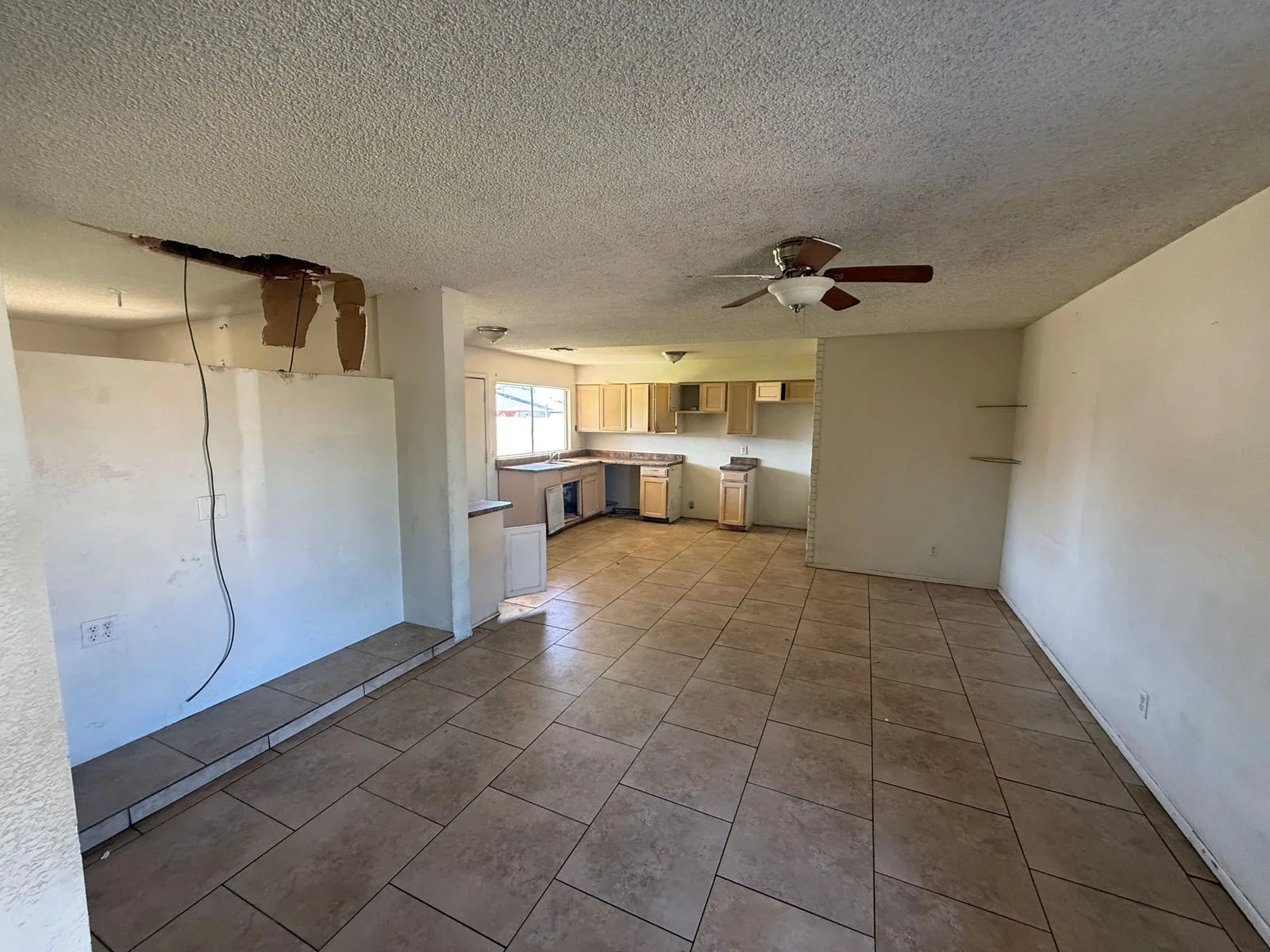 7609 W Heatherbrae - 05 — 7609 W Heatherbrae Dr, Phoenix, AZ 85033