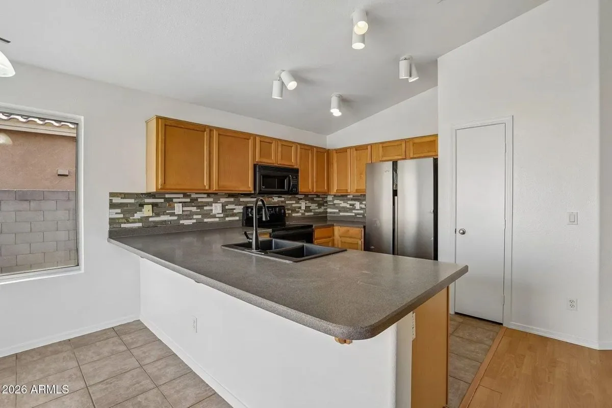 9392442 — 809 S Del Rancho, Mesa, AZ 85208