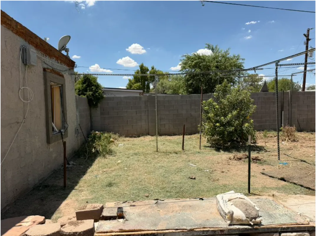 Outside yard (1)